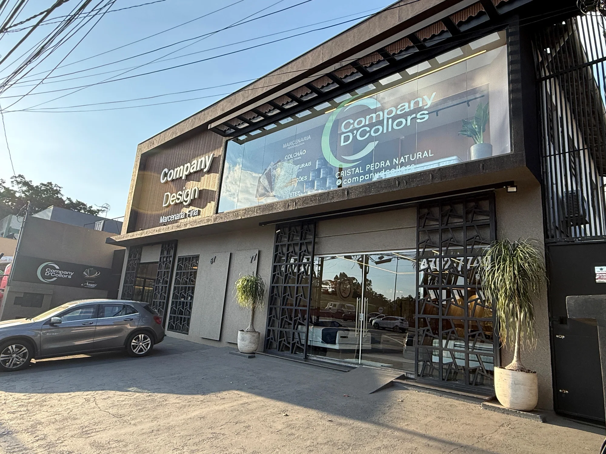 Fachada do showroom Company D'Collors em Cotia