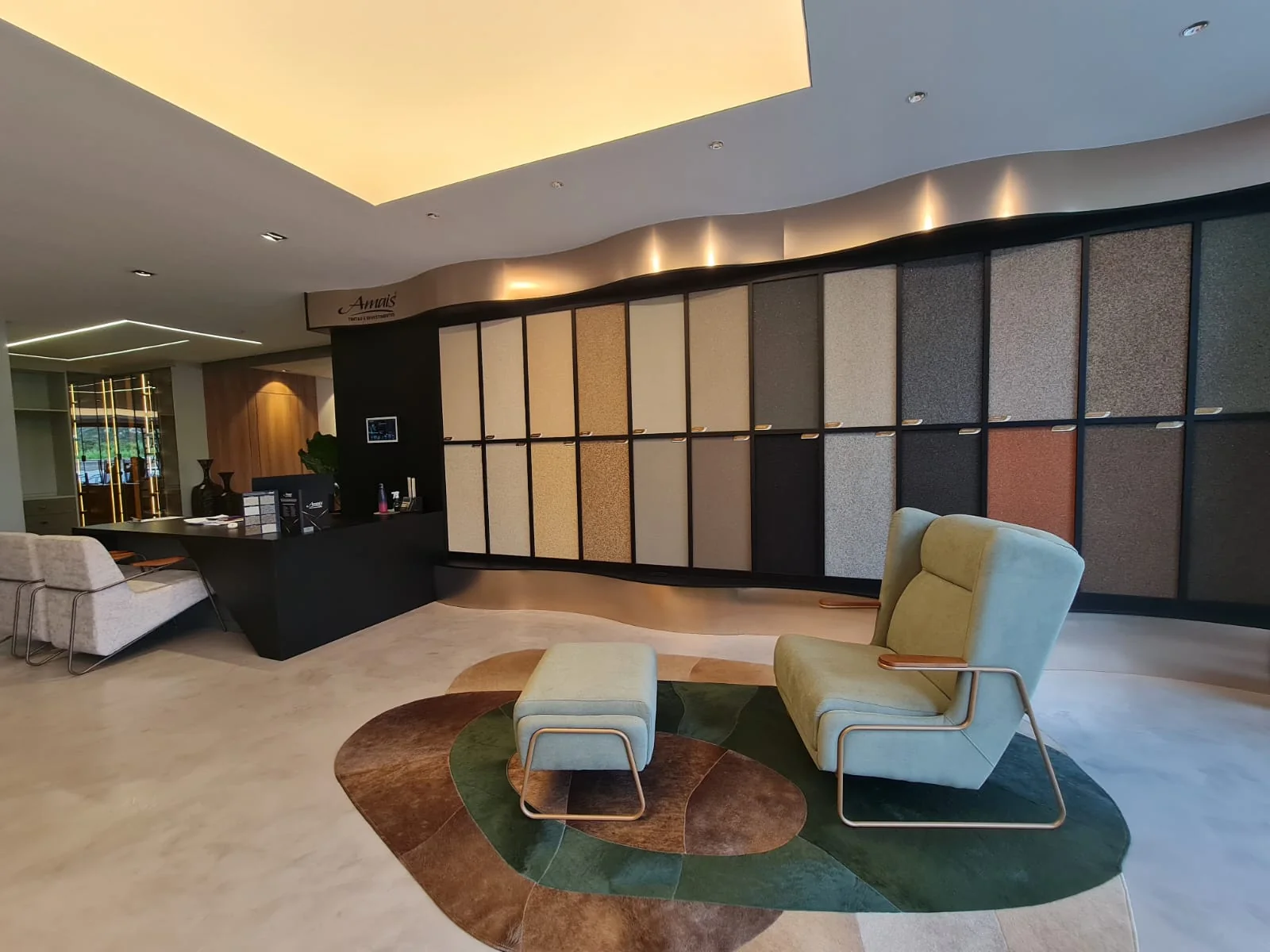 Showroom Company D'Collors com mostruario de revestimentos